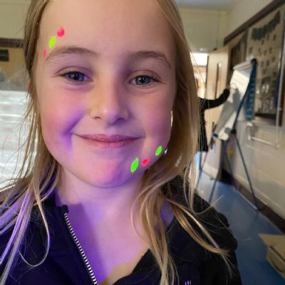 Glowinthedarkfacepaints1)