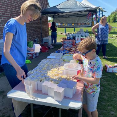 10E08AA5-22BF-4DC5-869A-F7A52429844C